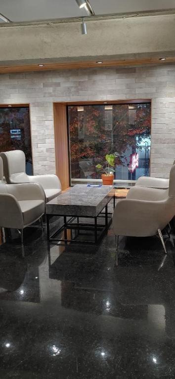 Kozayo Hongdae Hostel Сеул Екстериор снимка